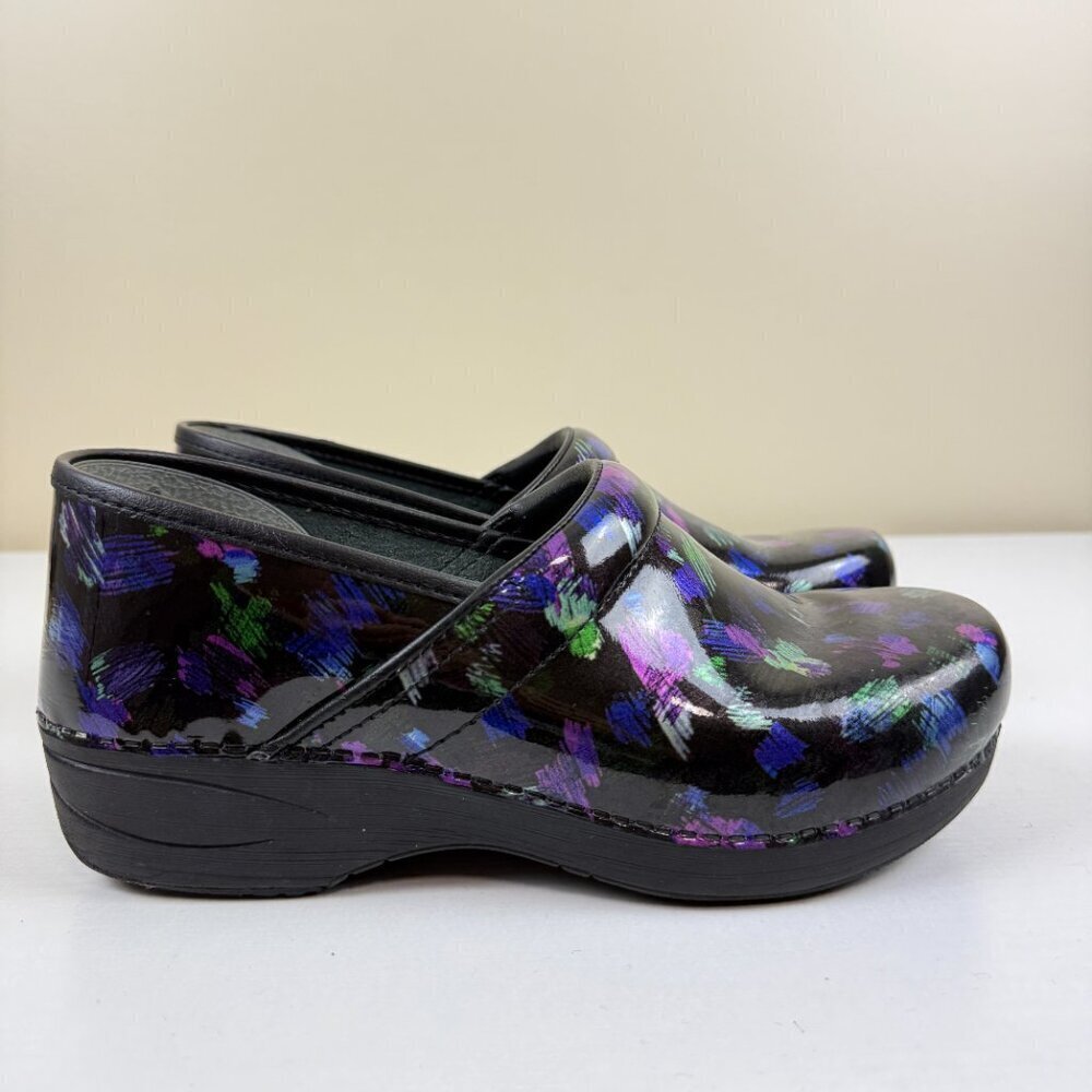 Dansko XP 2.0 Clogs - Picture 3 of 12